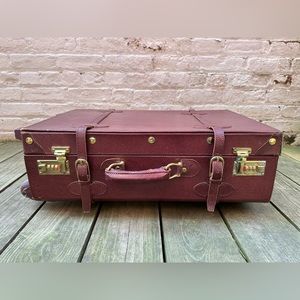 leather carry-on suitcase, vintage-style: Stowaway Aviator by Steamline Luggage